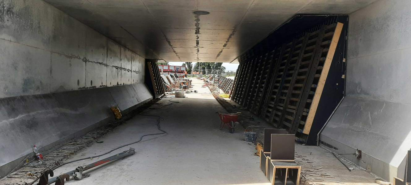 wanden van tunnels onder de nieuwe Rondweg De Hoven/Zutphen